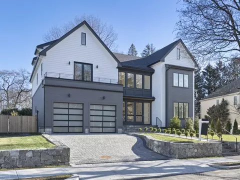 16 Scotney Rd #16, Newton, MA 02467
