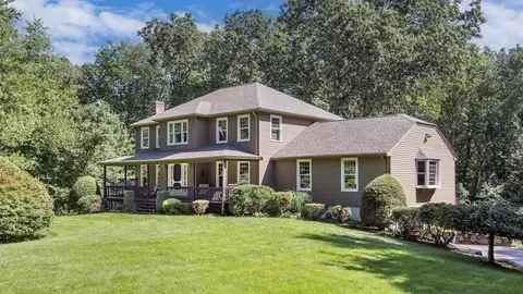 69 Prospect St, Franklin, MA 02038