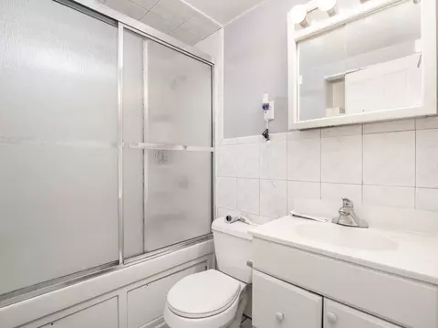 121 Hancock, Everett, MA 02149 photo 17