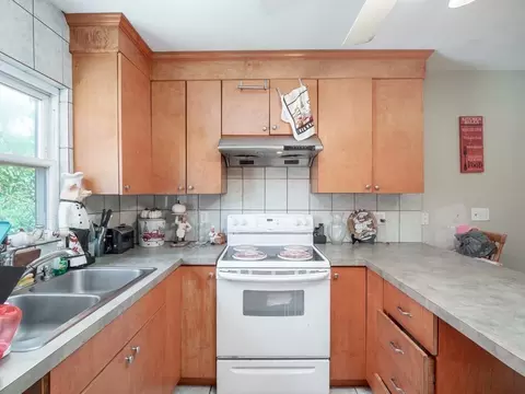 121 Hancock, Everett, MA 02149 photo 34