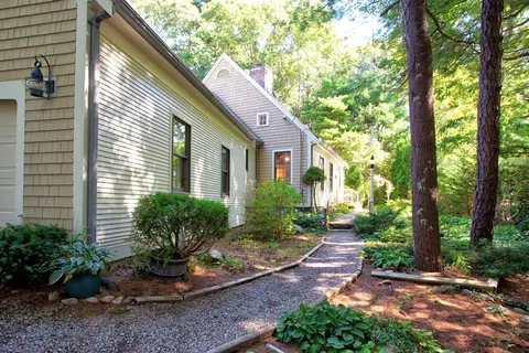93 Great Hl, Sandwich, MA 02563