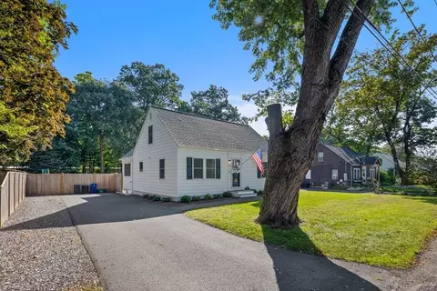 25 Eames St, North Reading, MA 01864 photo 2