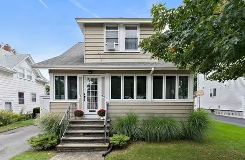 77 Bromfield St, Quincy, MA 02170