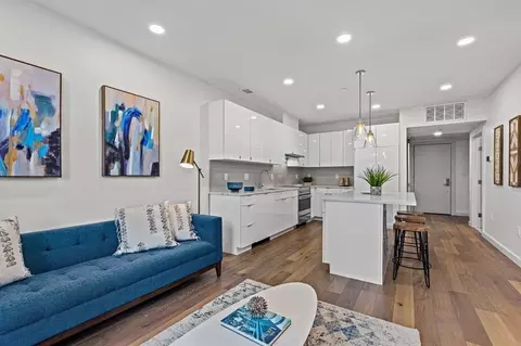 97 Elmwood St #207, Cambridge, MA 02140