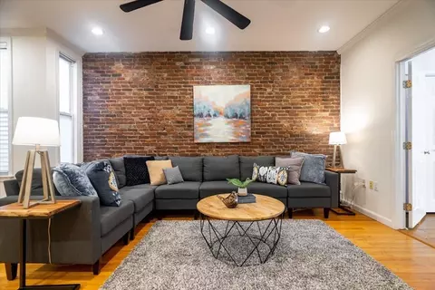 245 W 5th St #2, Boston, MA 02127