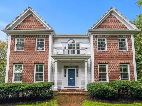 34 Upwey Rd, Wellesley, MA 02481