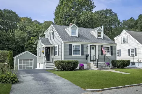 22 Bratley St, Melrose, MA 02176