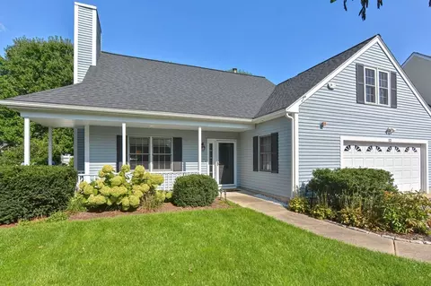 12 Pelican Dr #12, Walpole, MA 02081