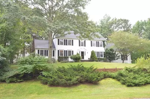 6 Winterberry Dr, Franklin, MA 02038