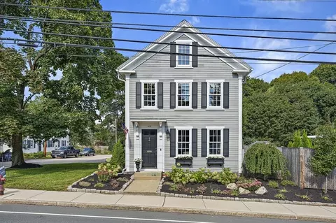412 Merrimac St, Newburyport, MA 01950