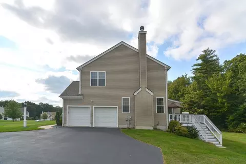 14 Francis Dr, Upton, MA 01568 photo 3