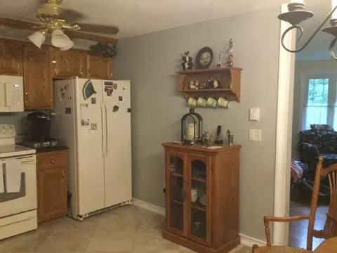30 Meadow Rd, Ware, MA 01082 photo 13
