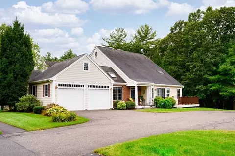 25 Hemlock Cir #25, Hanover, MA 02339
