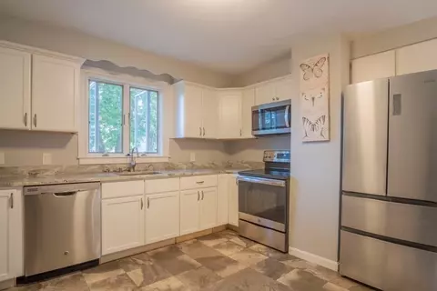 10 Maple Ave, Danvers, MA 01923 photo 16