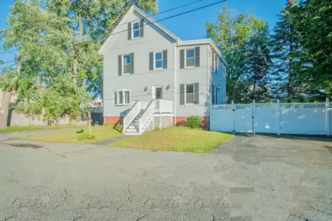 10 Maple Ave, Danvers, MA 01923 photo 2