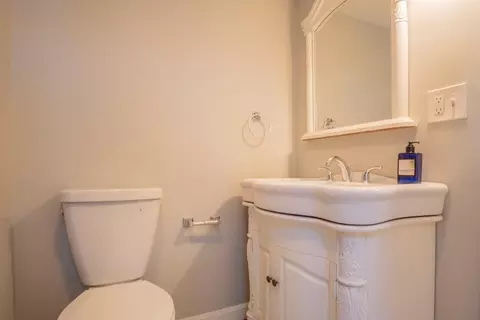 10 Maple Ave, Danvers, MA 01923 photo 26