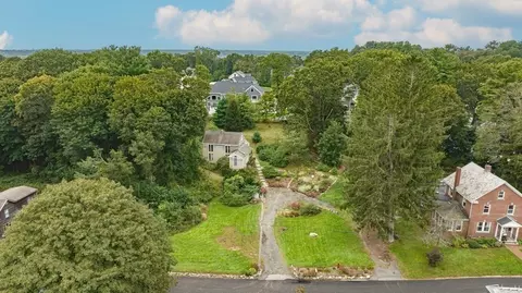 6 Larrabee Ave, Danvers, MA 01923