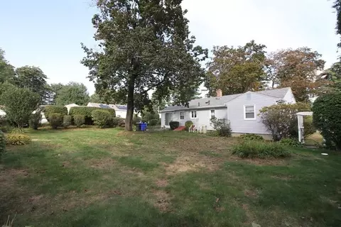 110 Dewitt St, Springfield, MA 01129 photo 15