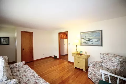 110 Dewitt St, Springfield, MA 01129 photo 8