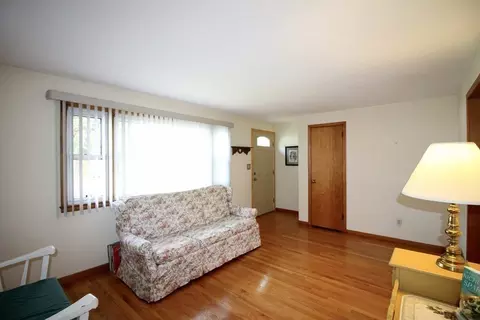 110 Dewitt St, Springfield, MA 01129 photo 7