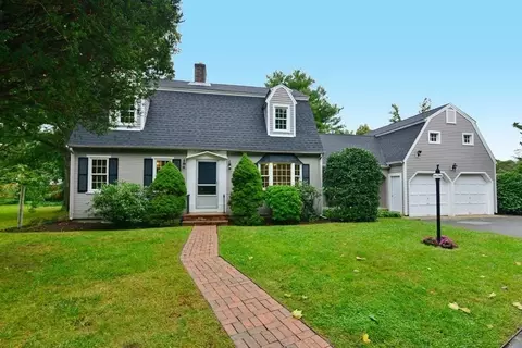 7 Carleton Cir, Falmouth, MA 02536