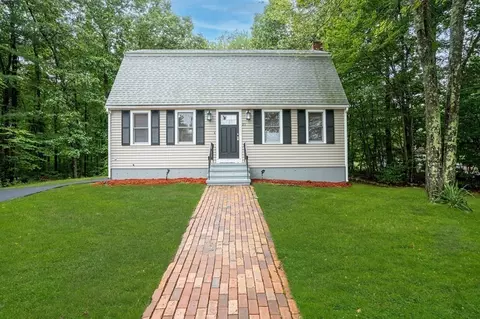 27 Fairview Ln, Weymouth, MA 02190