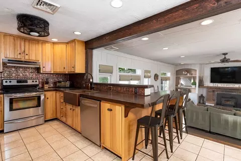 145 Pond St, Franklin, MA 02038 photo 11