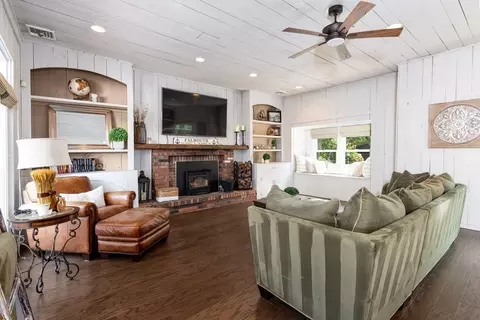 145 Pond St, Franklin, MA 02038 photo 3