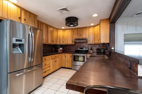 145 Pond St, Franklin, MA 02038 photo 2