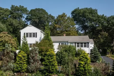 145 Pond St, Franklin, MA 02038