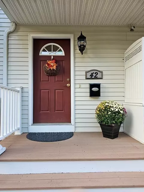 42 Arlington St #42, Haverhill, MA 01830