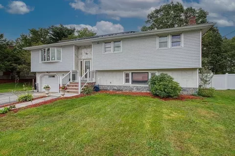 118 Rockland Dr, Brockton, MA 02301