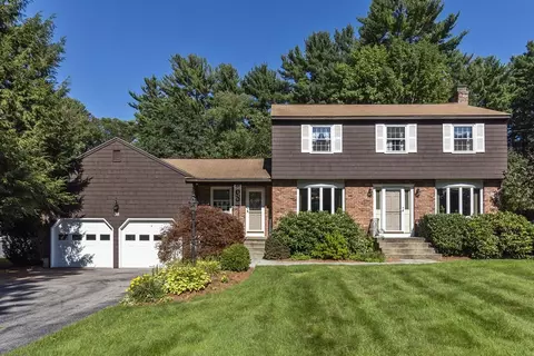 38 Pine St, Bedford, MA 01730