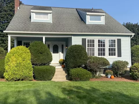 15 Crescent St, Shrewsbury, MA 01545