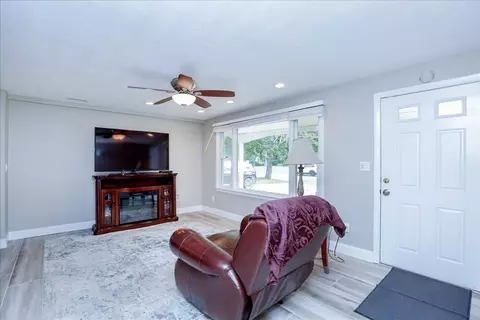 122 Burley St, Danvers, MA 01923 photo 2
