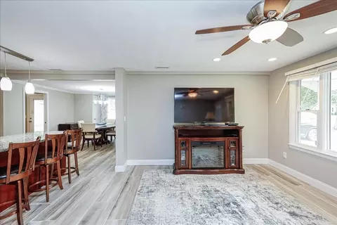 122 Burley St, Danvers, MA 01923 photo 4