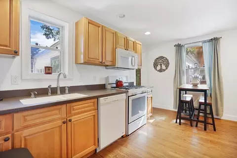 49 Marchioness Rd, Springfield, MA 01129 photo 8
