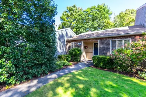 214 Falmouthport Dr #214, Falmouth, MA 02536