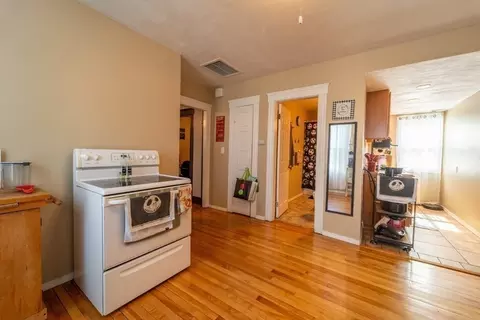 4 Arthur St, Worcester, MA 01604 photo 14