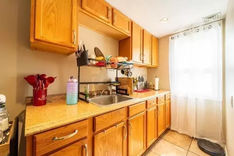 4 Arthur St, Worcester, MA 01604 photo 16