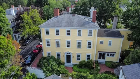 2 Fruit St, Newburyport, MA 01950