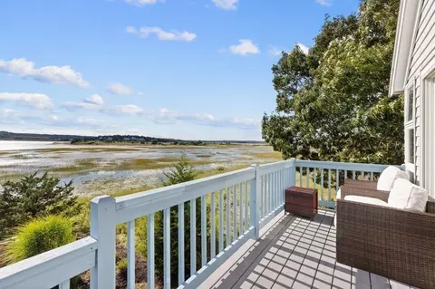 337 Central Ave, Scituate, MA 02066