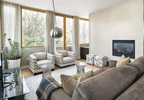 321 W 2nd #5, Boston, MA 02127