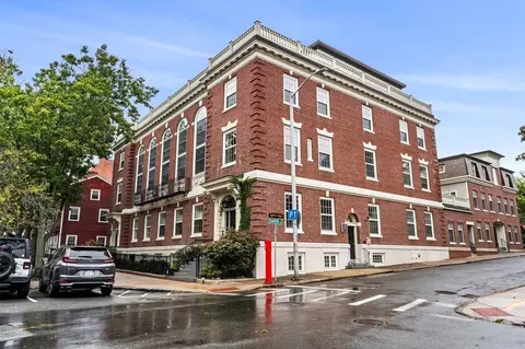 17 Central St #9, Salem, MA 01970