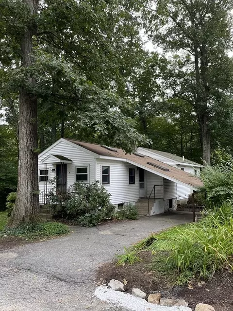 6 New St, Billerica, MA 01821