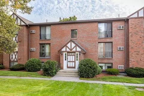 1241 Lawrence St #303, Lowell, MA 01852