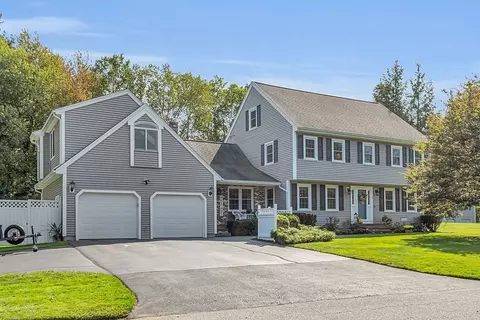 27 Sable Run Ln, Methuen, MA 01844