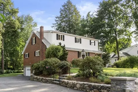 230 School St, Walpole, MA 02081