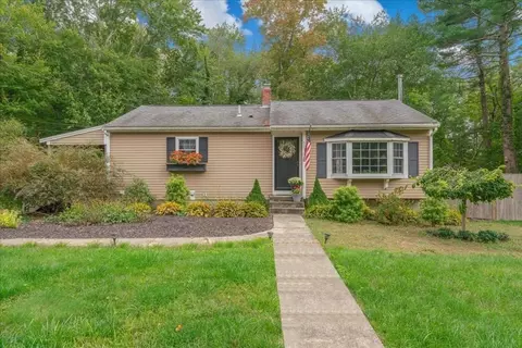 501 Thompson St, Halifax, MA 02338