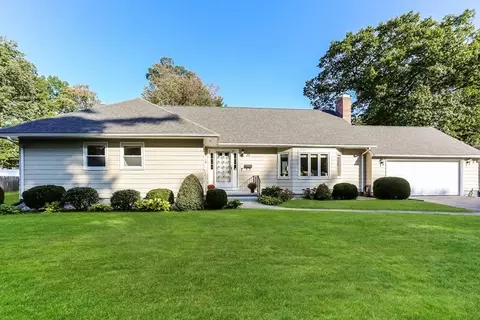 77 Osceola Ln, Longmeadow, MA 01106